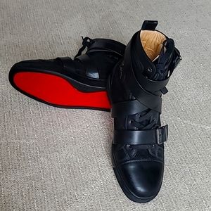 AUTHENTIC Christian Louboutin boots EU 42 and black color